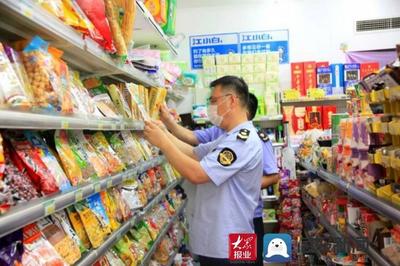 嶗山區(qū)市場監(jiān)管局建立校園周邊食品安全與藥品零售長效機制